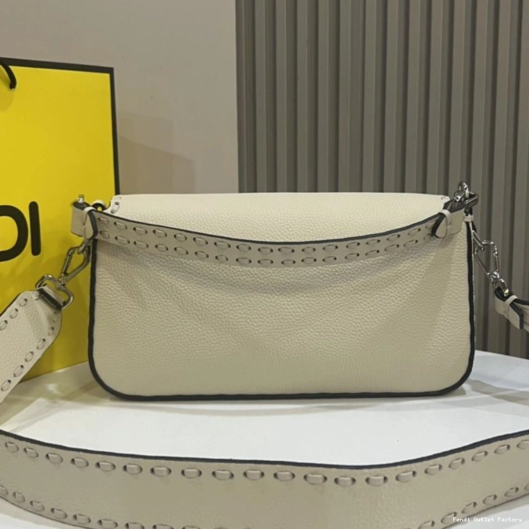 Affordable HOT Romano In Fendi Baguette Cuoio Beige Bag Selleria Leather Medium 0809